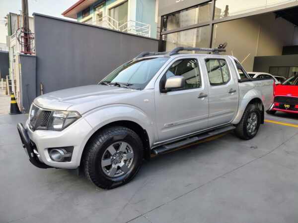 Frontier SV AT.CD 4x4 2.5 TB Diesel Mec. - Image 3