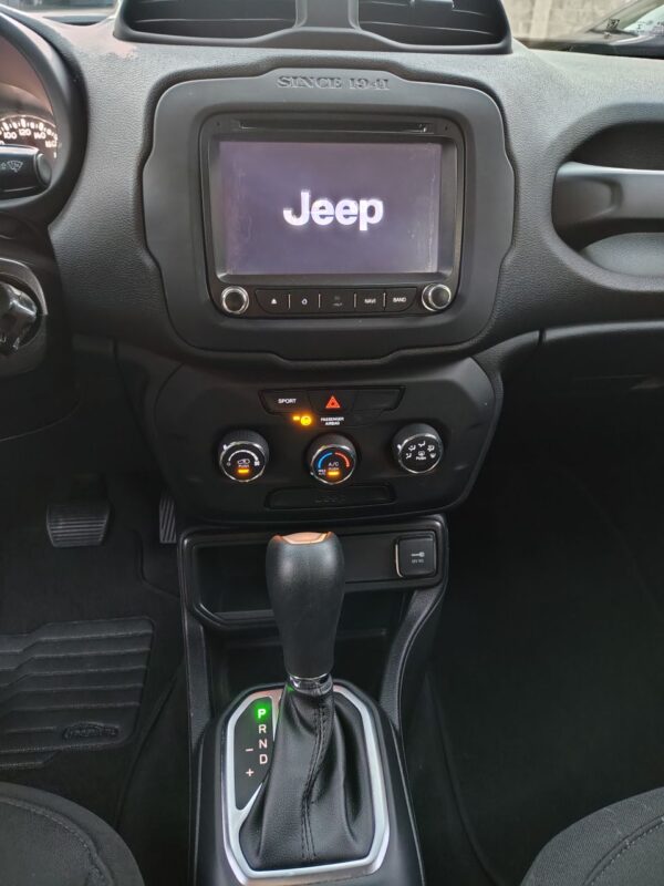Renegade STD 1.8 4x2 Flex 16v Aut. - Image 15