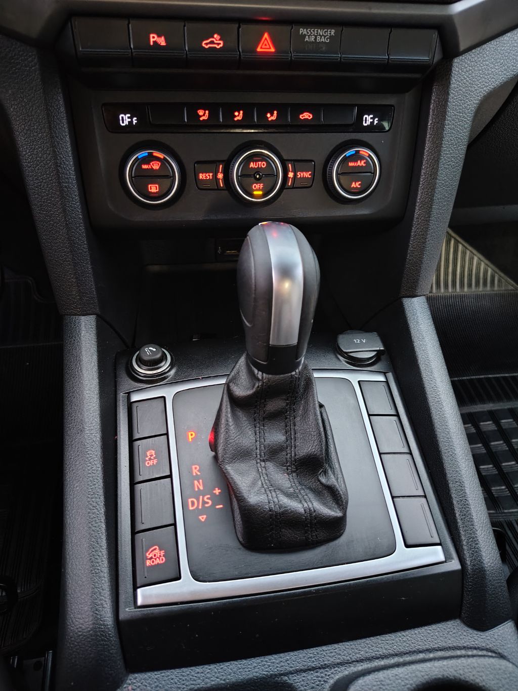 AMAROK Comfor. CD 2.0 TDI 4x4 Dies. Aut. - Imagem 10