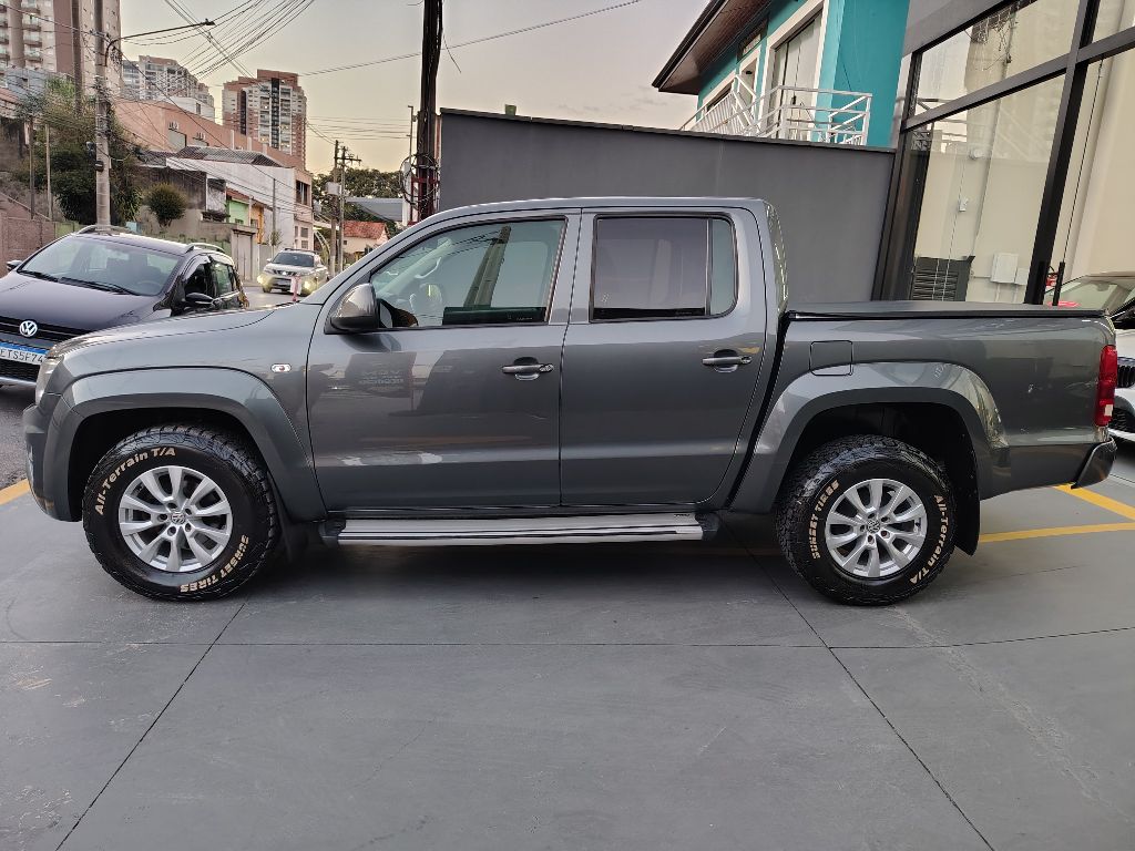 AMAROK Comfor. CD 2.0 TDI 4x4 Dies. Aut. - Imagem 4