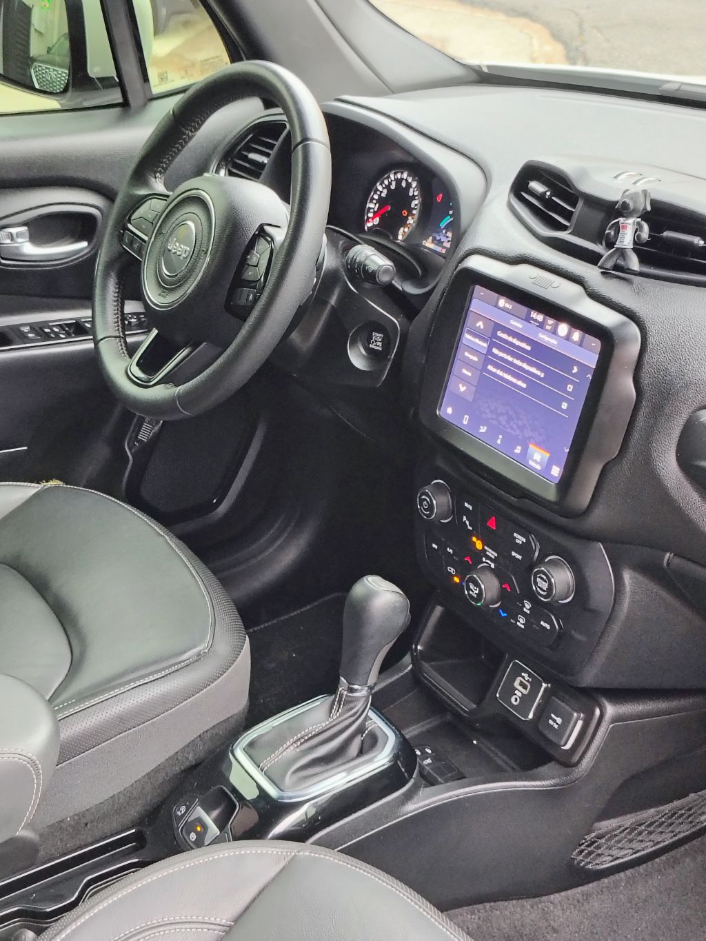 Renegade Longitude 1.8 4x2 Flex 16V Aut. - Imagem 3