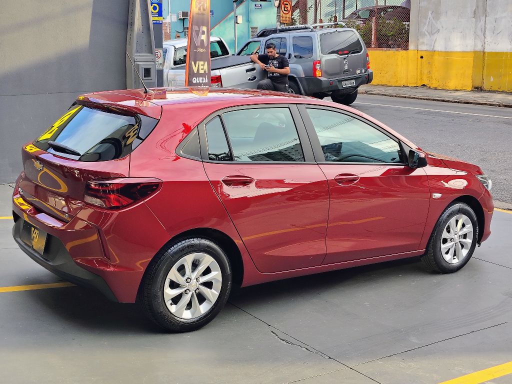 ONIX HATCH LT 1.0 12V Flex 5p Mec. - Imagem 5