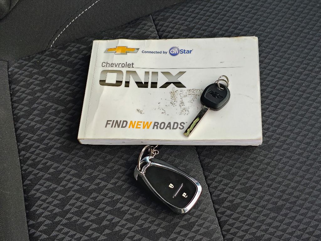 ONIX HATCH LT 1.0 12V Flex 5p Mec. - Imagem 6
